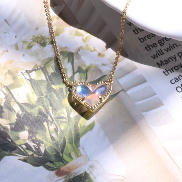 Kendra Scott Ari Heart Gold Dichroic Glass Necklace - Picture 2 of 2